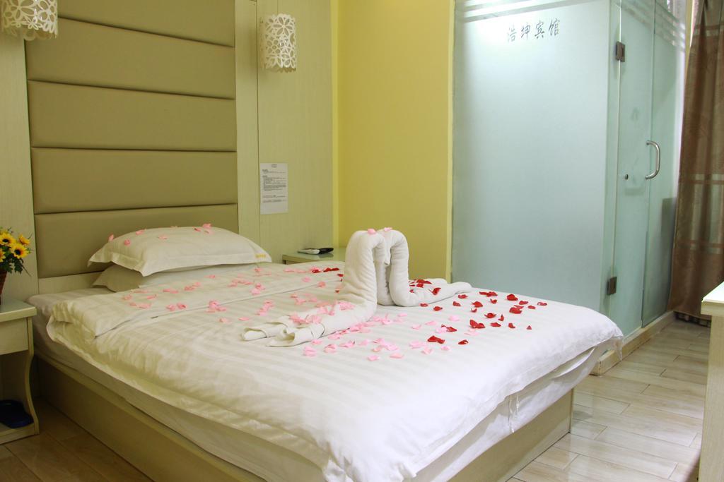 Yimi Inn Chen Clan Academy Metro Station Branch Гуанчжоу Экстерьер фото